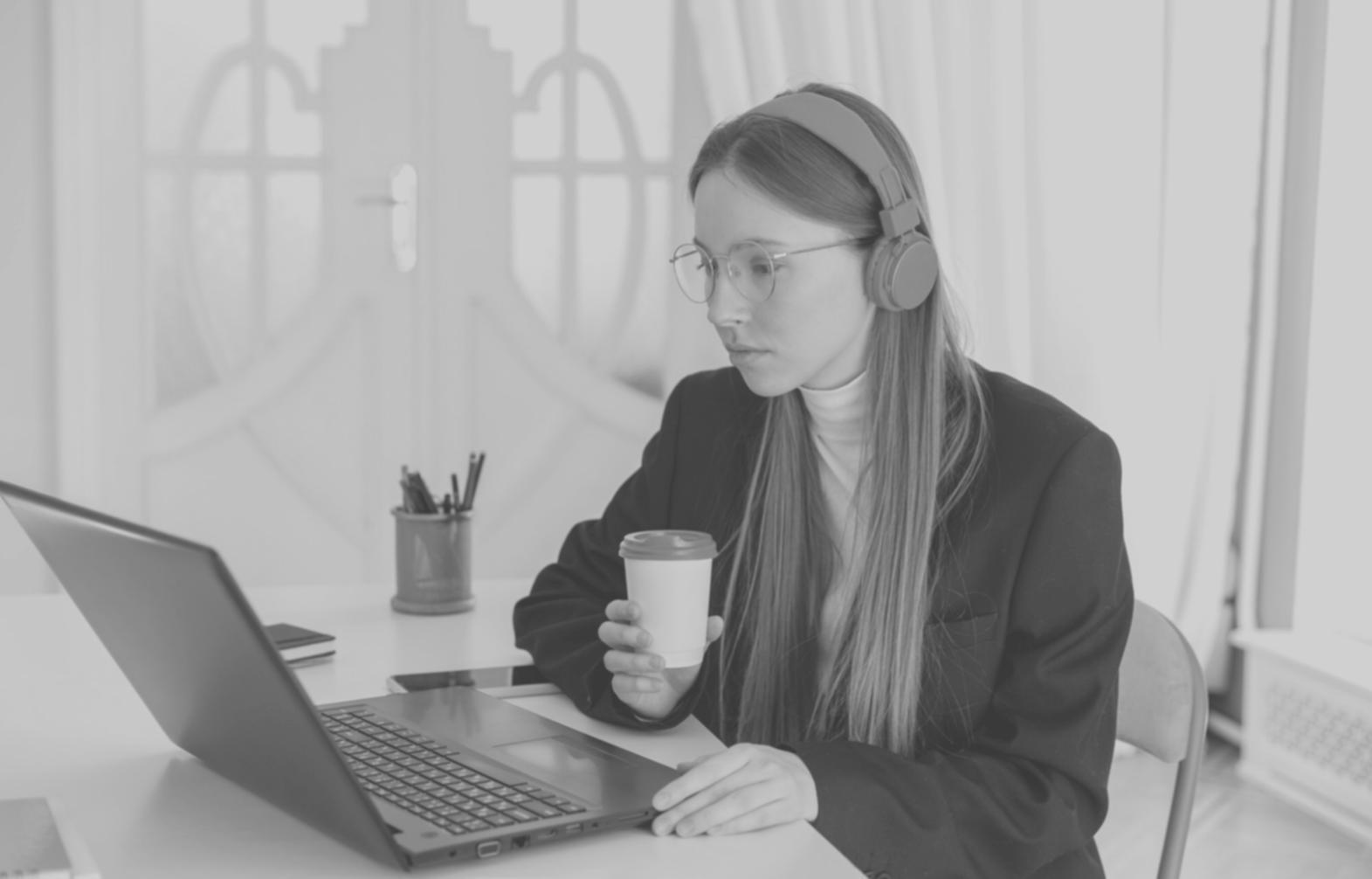 WebDevCloudX advanced students presenting final projects to industry mentors and potential employers